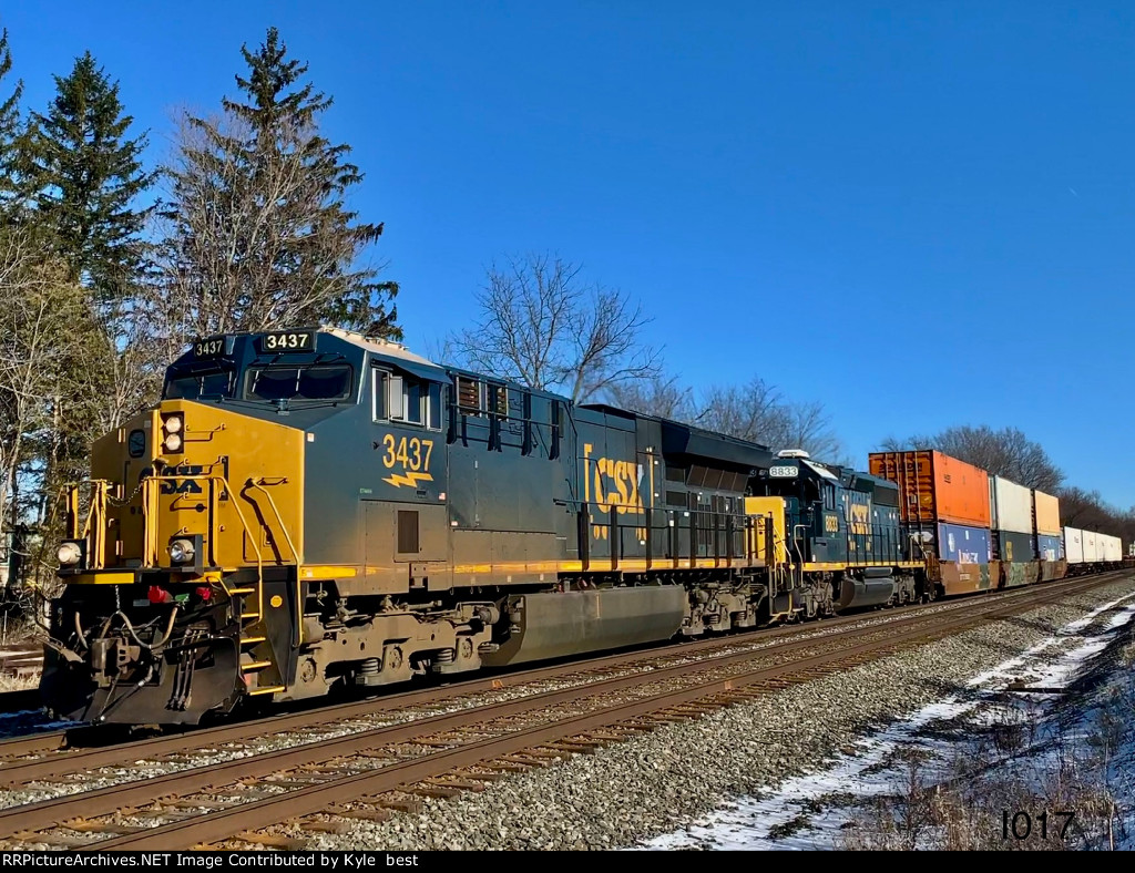 CSX 3437 on I017